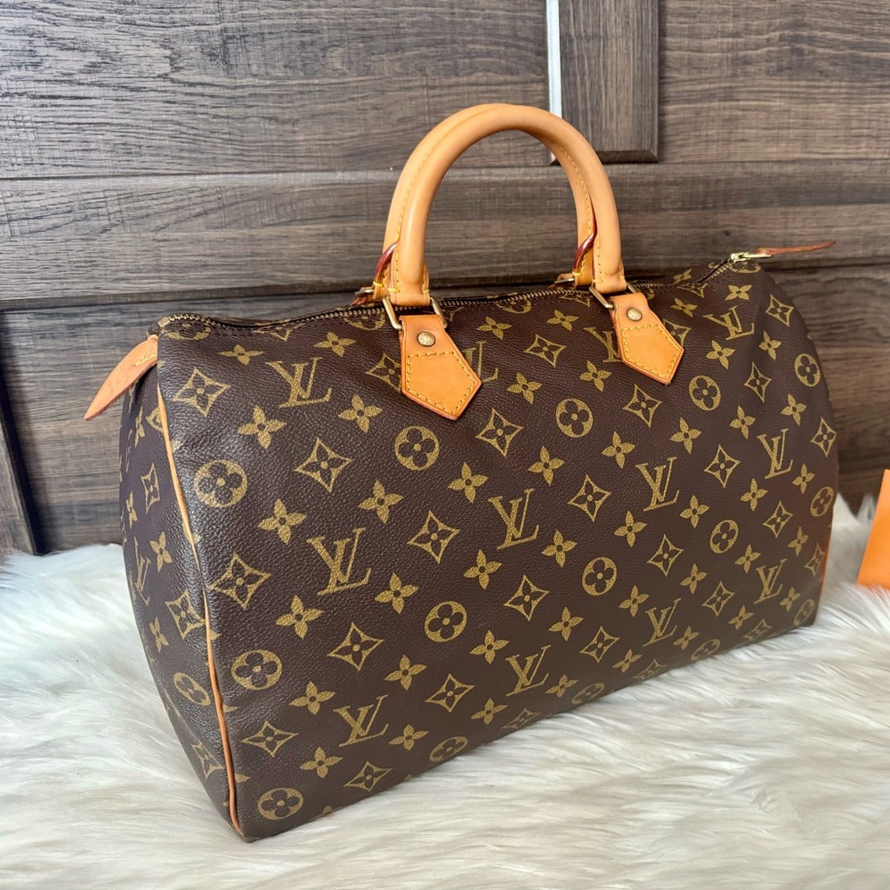 Louis Vuitton Speedy 35